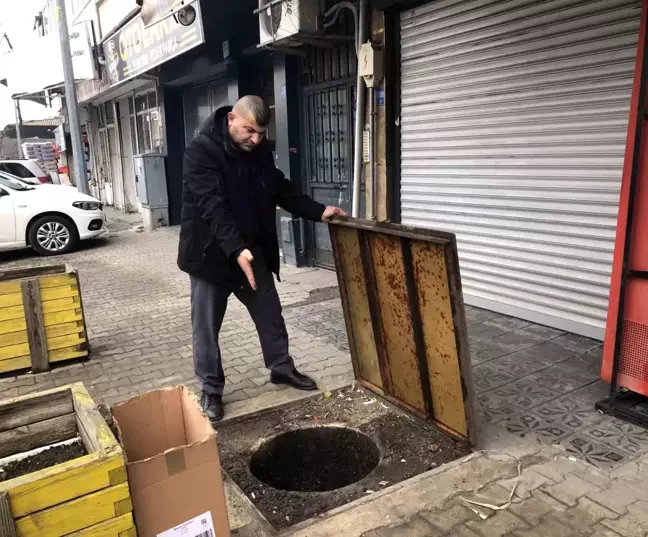 Tekirdağ'da Şiddetli Yağışların Bodrumları Lağım Sularıyla Bastığı İddası