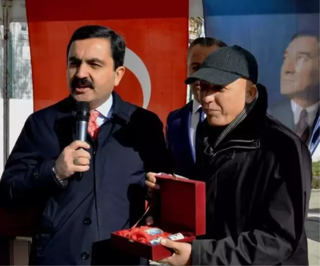Afet İnan'dan Zekiriya Yürekli'ye Hediye Edilen Kahve Fincanı Belediye Bünyesine Geçti