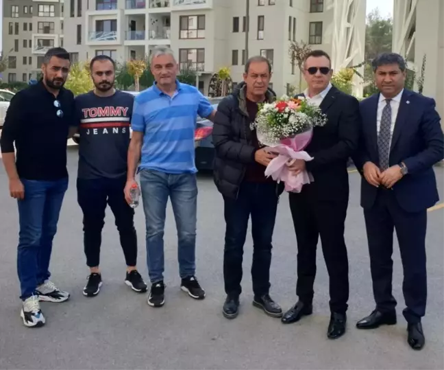 Denizlispor yönetimi Yücel İldiz'i çiçeklerle uğurladı