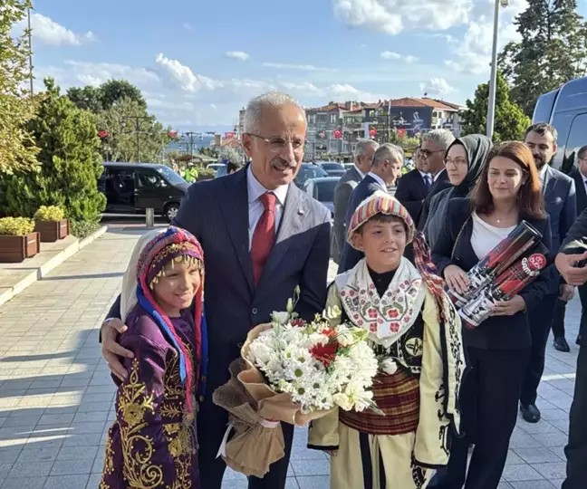 Bakan Uraloğlu, Tekirdağ Valisi ve AK Parti İl Başkanlığı'nı Ziyaret Etti