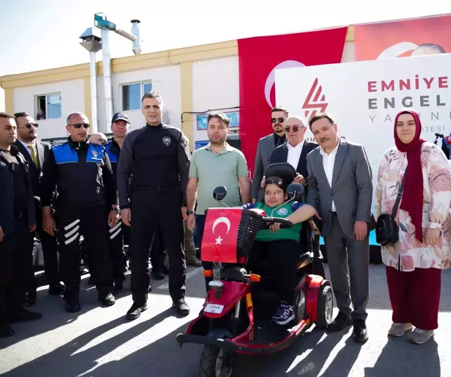 Kayseri'de Engelli Bireyler İçin 130 Akülü Araç Dağıtıldı