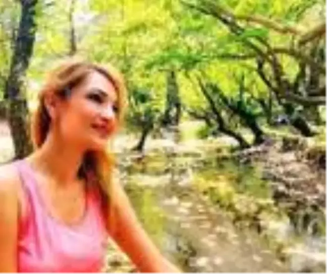 Kamyonun altında kalan bisiklet sporcusu Zeynep son yolculuğuna uğurlandı (1)