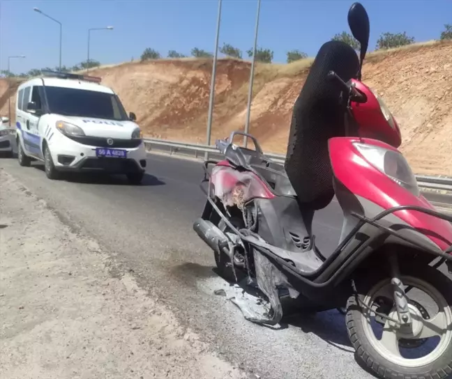 Siirt'te seyir halindeyken motosiklette çıkan yangın polis ekipleri tarafından söndürüldü