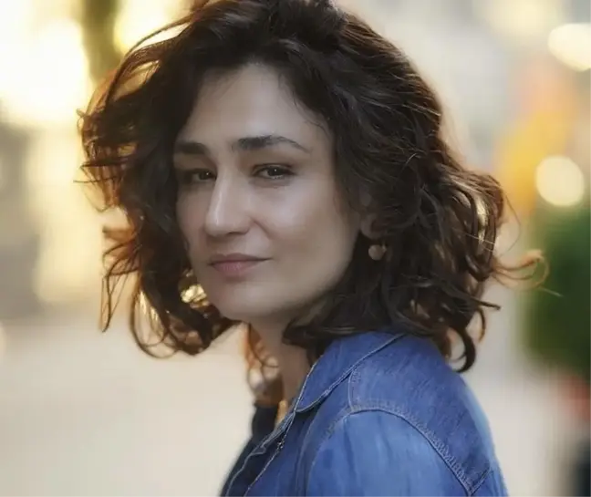 Devin Özgür Çınar kimdir? Devin Özgür Çınar kaç yaşında, nereli? Devin Özgür Çınar biyografisi!