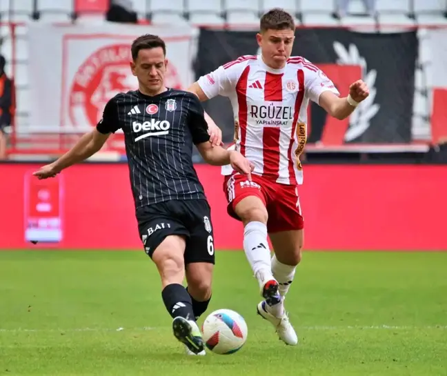 Beşiktaş, Antalyaspor'u 2-1 Mağlup Etti