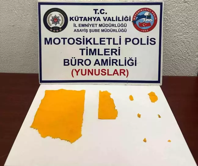 Kütahya'da Motosikletli Polislerden Uyuşturucu Operasyonu