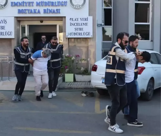 Bornova'da Suriyeli genç bıçaklanarak öldürüldü, 1 kişi yaralandı