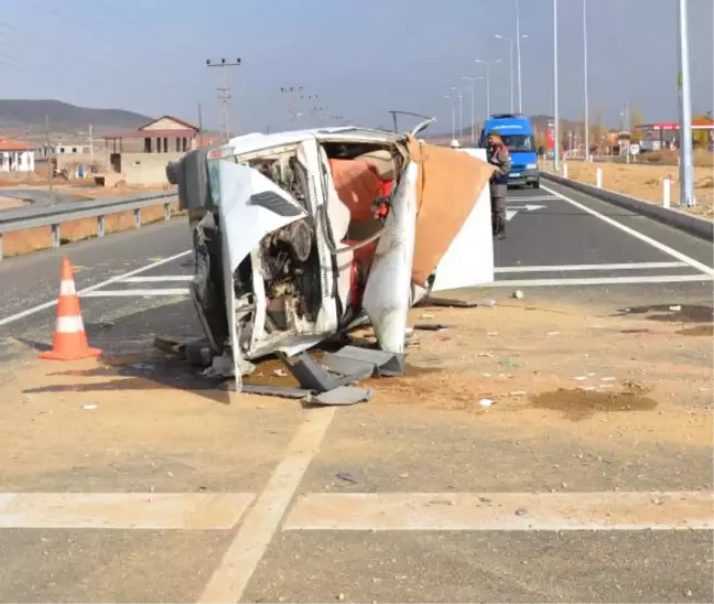 Sarıoğlan'da Trafik Kazası: 5 Ağır Yaralı