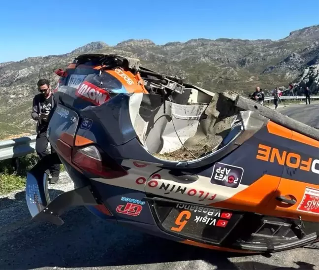 Ünlü pilot Volkan Işık Ege Rallisi'nde kaza yaptı