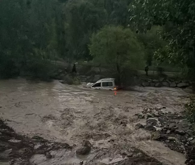 Erzurum'da sağanak nedeniyle meydana gelen heyelan sonucu 1 kişi hayatını kaybetti