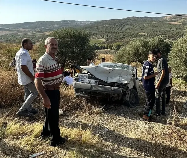 Hatay'da İki Otomobil Çarpıştı: 4 Yaralı