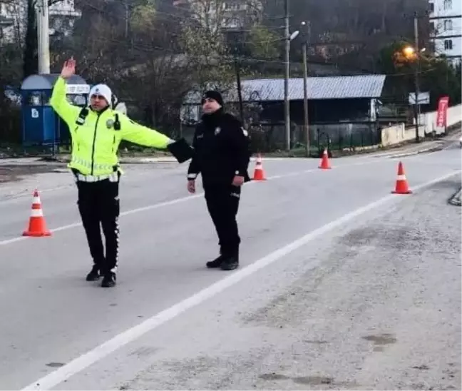 Bilecik'te Trafik Denetimlerinde 120 Sürücüye Ceza