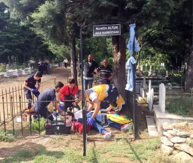 Kendini Asan Genci Mezarlık Bekçisinin Dikkati Kurtardı
