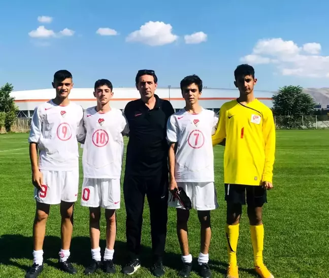 Elazığ'dan 6 futbolcu 15 yaş altı milli takım bölge seçmelerine katıldı
