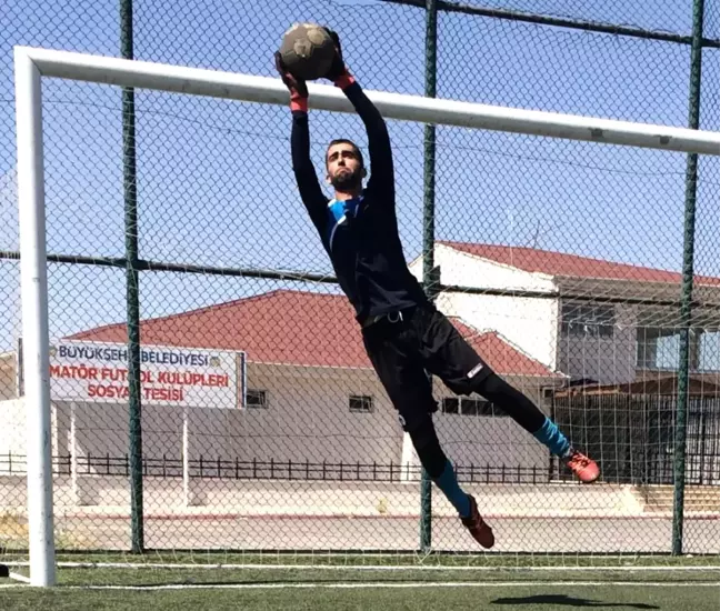 Amatör Takımın Kalecisi Fenerbahçe'de Oynamak İstiyor