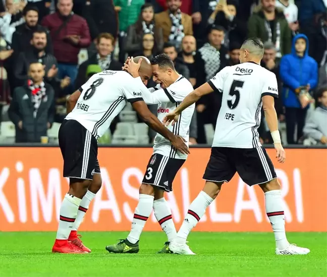 Süper Lig: Beşiktaş: 5 - Osmanlıspor: 1 (Maç Sonucu)