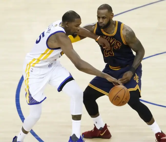 Warriors Şampiyonluğa Bir Adım Uzakta