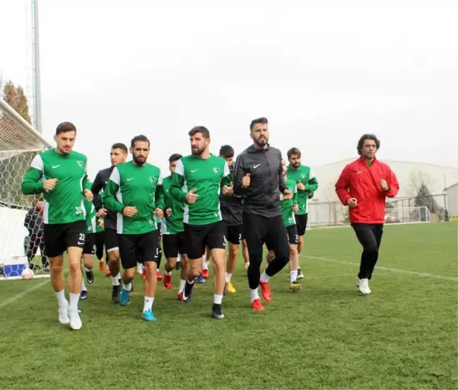 Denizlispor'da Hoca Arayışları Sürüyor