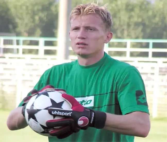 Serdar Kulbilge Futbolu Bıraktı