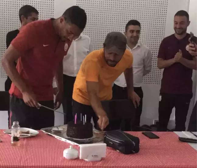 Galatasaray'da Fernando'nun Doğum Gününü Kutladı