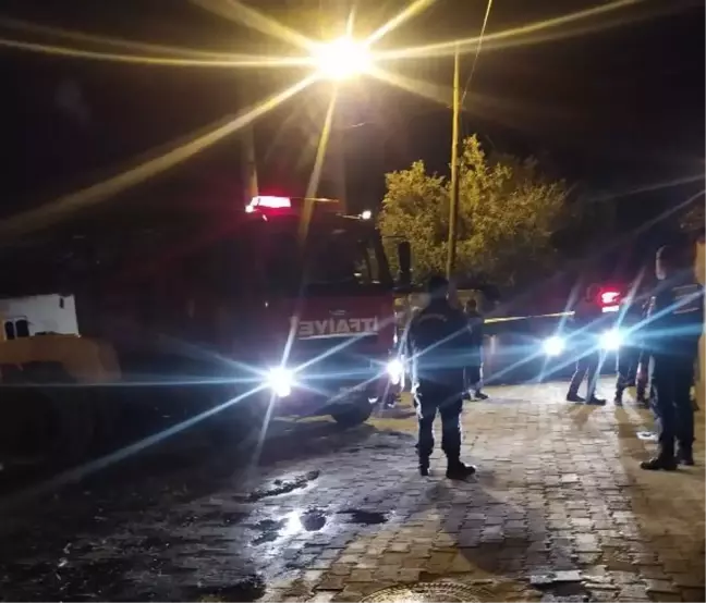 Akhisar'da işçi lojmanında yangın: 1 ölü, 2 yaralı
