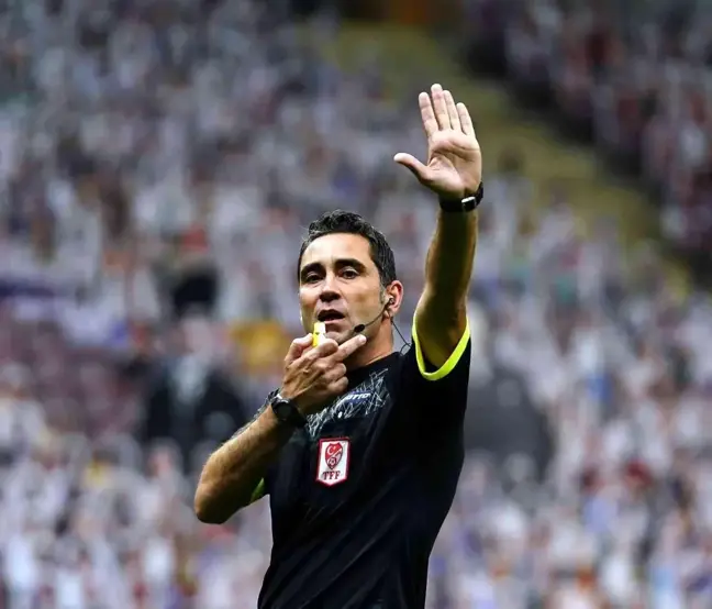 Kasımpaşa Antalyaspor maçının VAR'ı Koray Gençerler