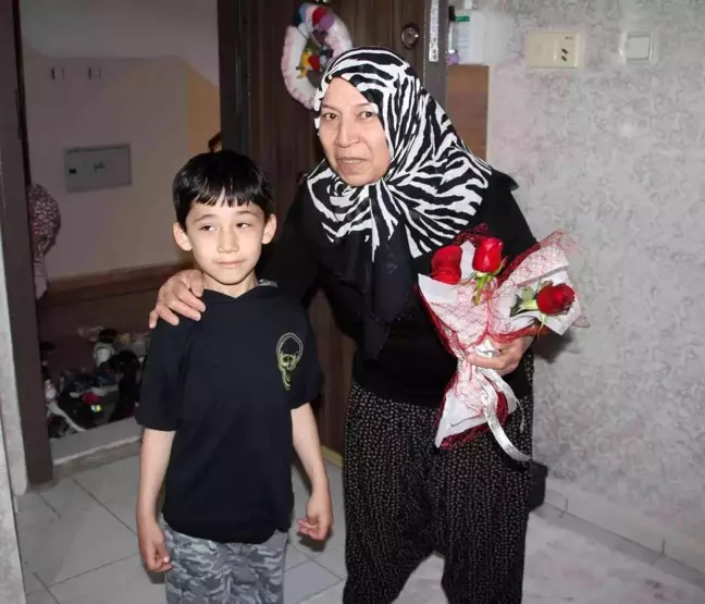 Son dakika: Elazığ'da öğrencilerden şehit annesini duygulandıran ziyaret