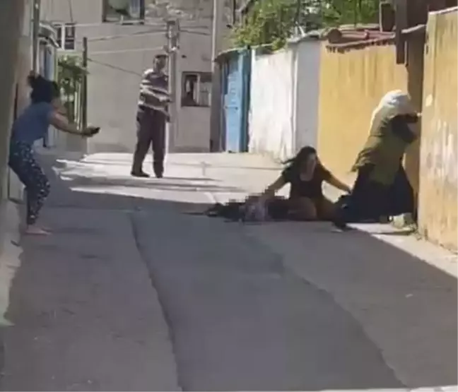 Son dakika gündem: İzmir'de aynı aileden 3 kişinin öldürüldüğü olayda kriminal raporu beklenecek