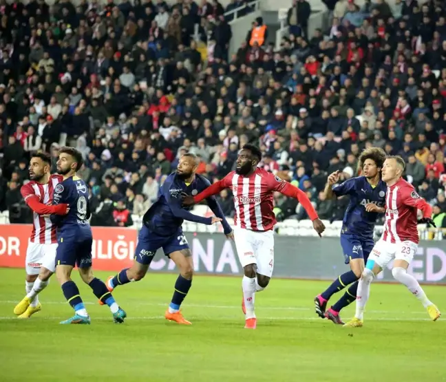 Spor Toto Süper Lig: DG Sivasspor: 1 Fenerbahçe: 3 (Maç sonucu)