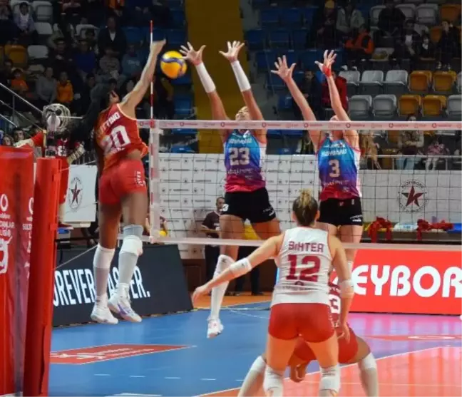 Kuzeyboru, Galatasaray Daikin'i 3-0 mağlup etti
