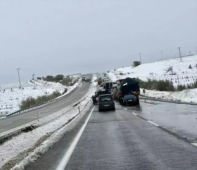 Kırşehir'de Zincirleme Trafik Kazası: 5 Yaralı