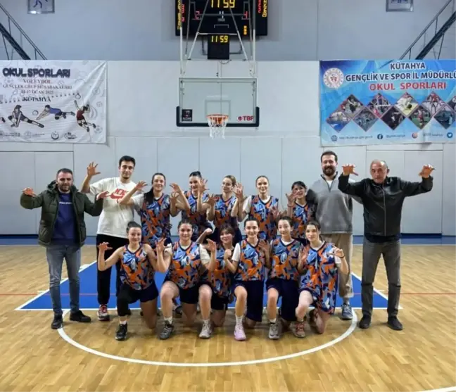 Moymulspor U18 Kız Basketbol Takımı Kütahya Şampiyonu