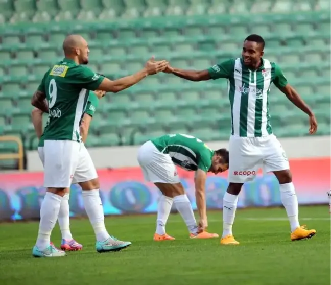 Bursaspor, Fernandao-Bakambu İkilisini Mumla Arıyor