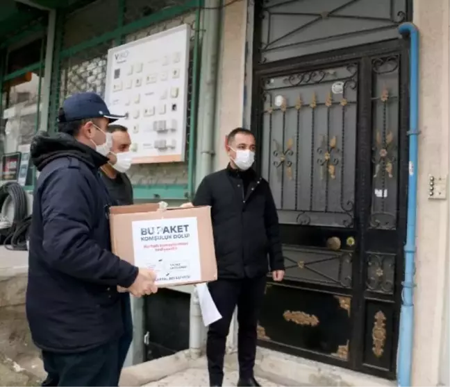 Son dakika haberi... Kartal Belediyesi'nden kahvehane esnafına erzak desteği