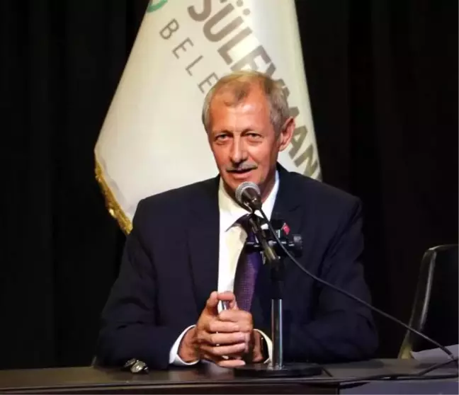 Tekirdağ'da Kiraz Festivali konseri nedeniyle istifa eden belediye başkanının yerine Hüseyin Uzunlar seçildi