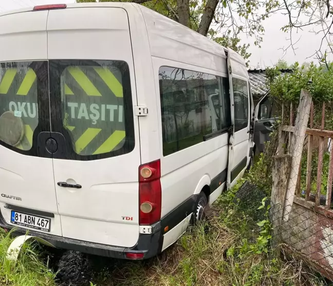 Düzce'de İşçi Servisi Kaza Yaptı: 8 Yaralı