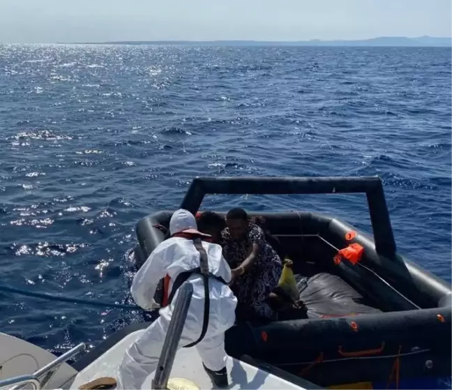 Marmaris'te 16 göçmen kurtarıldı