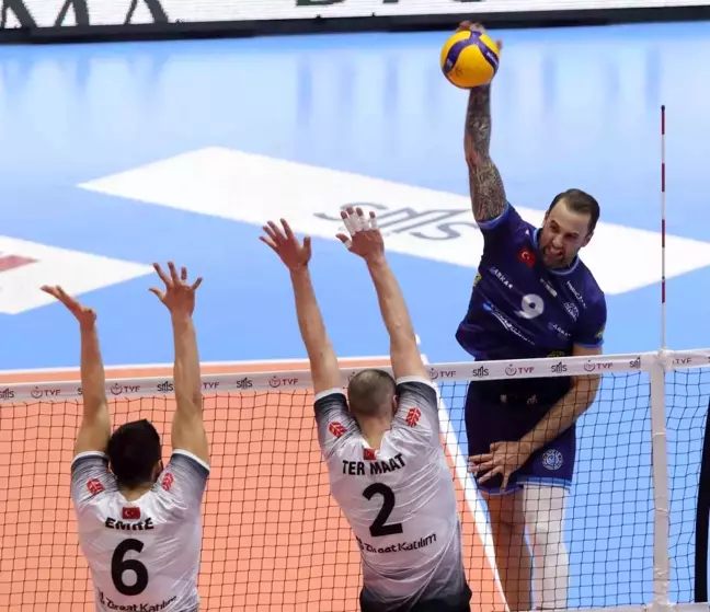 Georg Grozer Arkas Spor'a Veda Etti