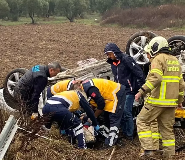 Ayvalık'ta trafik kazası ucuz atlatıldı: 2 yaralı