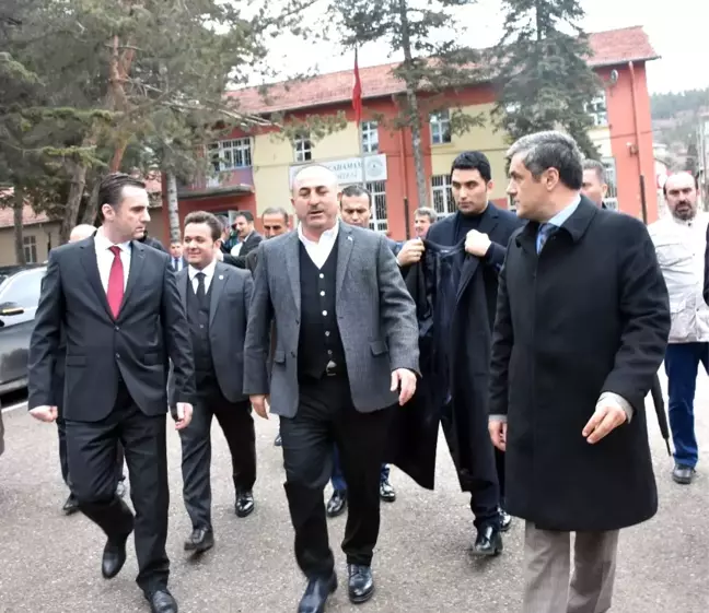 Dışişleri Bakanı Çavuşoğlu Kızılcahamam'ı Ziyaret Etti