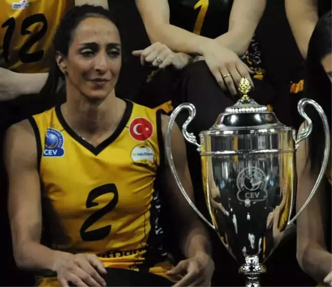 Vakıfbank'tan Kaptan Gözde Kırdar'a Duygusal Mesaj Açıklaması