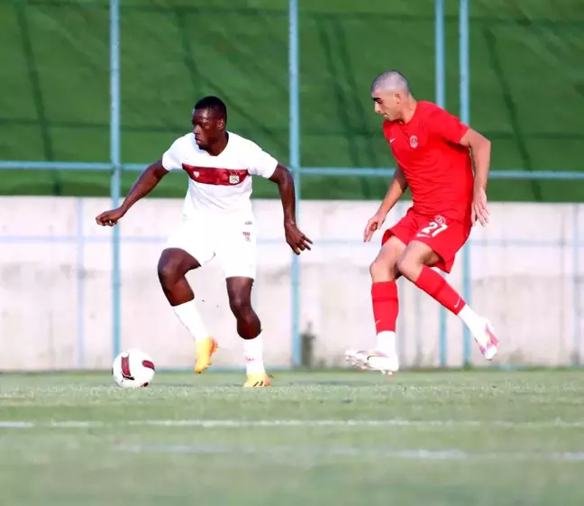 Sivasspor, Ümraniyespor'u 2-0 mağlup etti