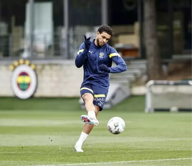 Fenerbahçe'de Joshua King takımla çalıştı
