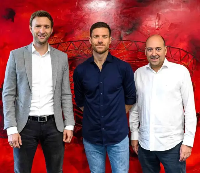 Bayer Leverkusen, Xabi Alonso'nun sözleşmesini 3 yıl uzattı