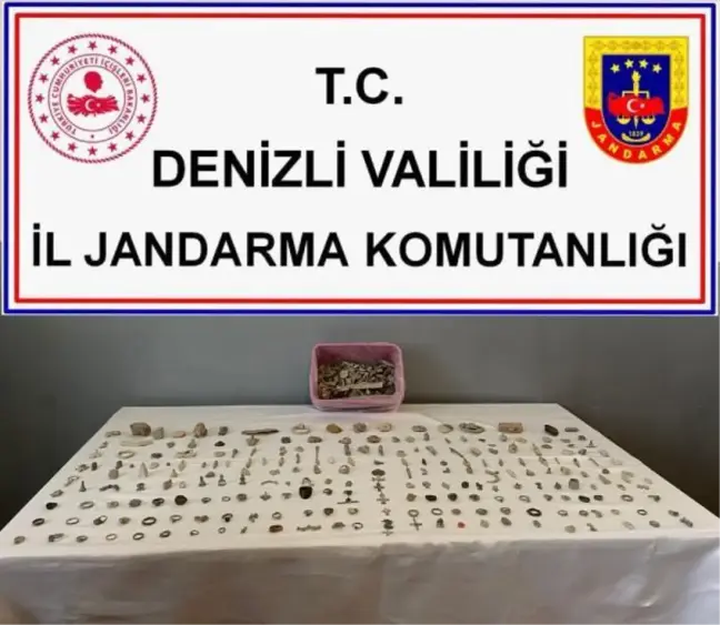 Denizli'de 580 sikke ve 2 bin 700 tarihi obje ele geçirildi