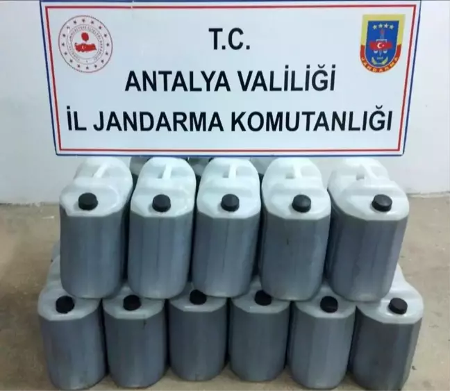 Antalya'da Yol Uygulamasında 2 Milyon TL Değerinde Sahte Zeytinyağı Ele Geçirildi