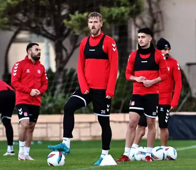 Sivasspor, Belek'teki Kampına Devam Ediyor