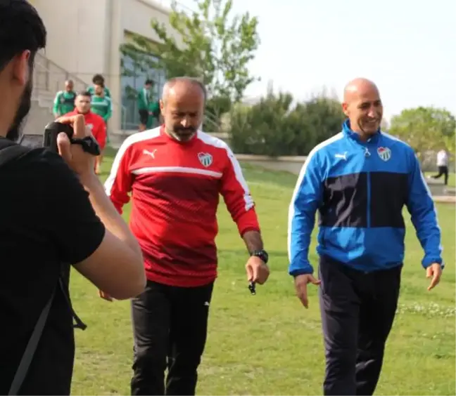 Bursaspor'da Adnan Örnek İlk Antrenmanına Çıktı