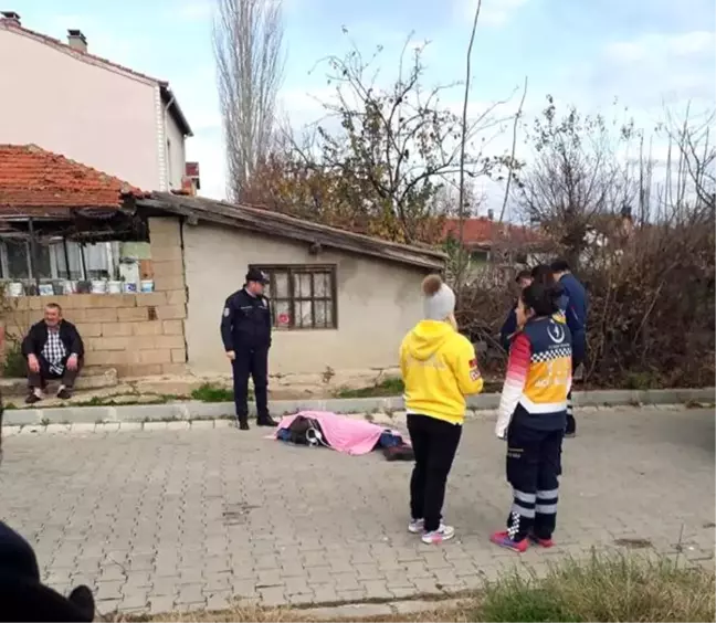 19 Yaşındaki Ayşe Öztürk'ün Adı Öldürüldüğü Sokakta Yaşatılacak