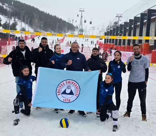 Erciyes Üniversitesi Kar Voleybolu Türkiye Şampiyonu Oldu